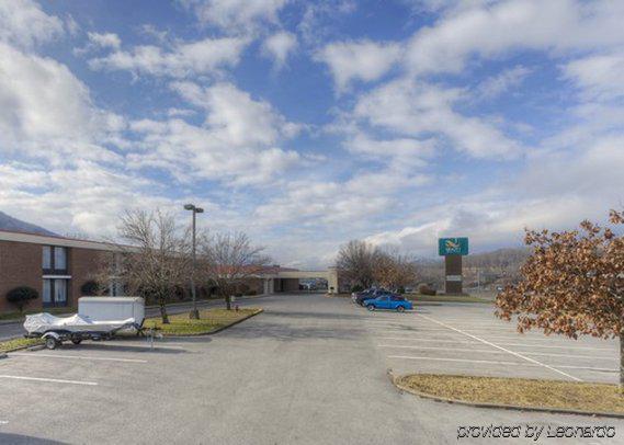 Econo Lodge Inn & Suites Norton Exterior photo